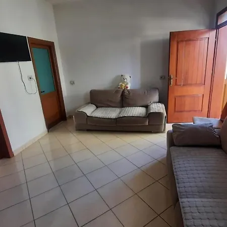 Crew 2 Albergue Tirana